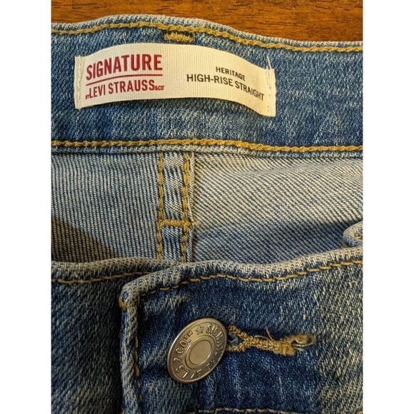 Signature by Levi Strauss Women’s Heritage High Rise Straight Distressed Blue Je - Picture 4 of 5